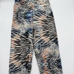 CLS SPORTSWEAR Abstract Patterned Leggings